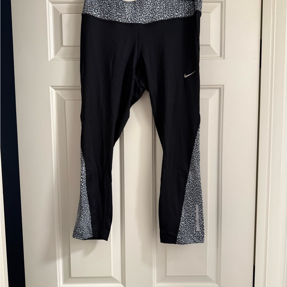 Nike Women’s Black and White Athletic Leggings